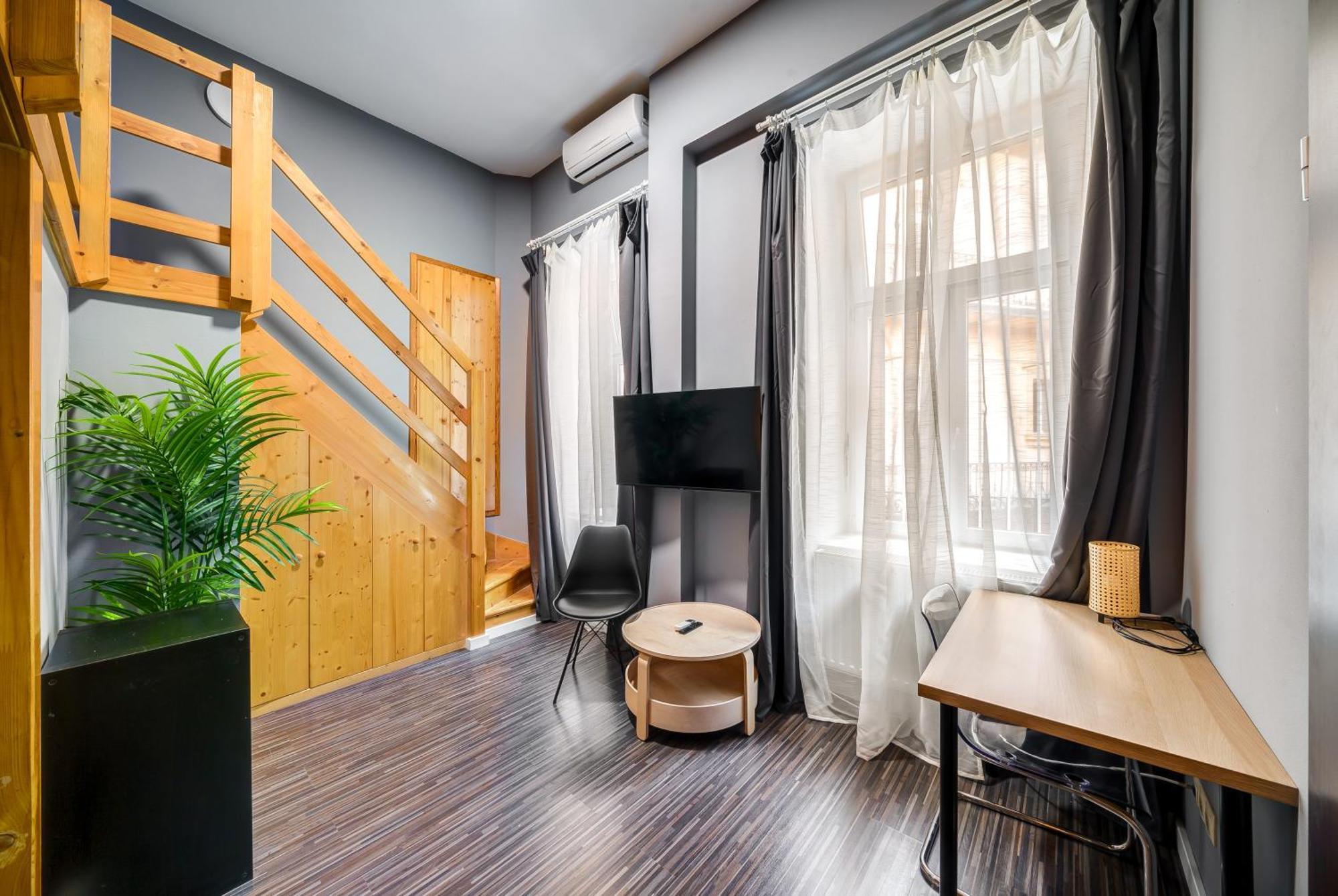 Oktogon Four Residence Budapest Bagian luar foto