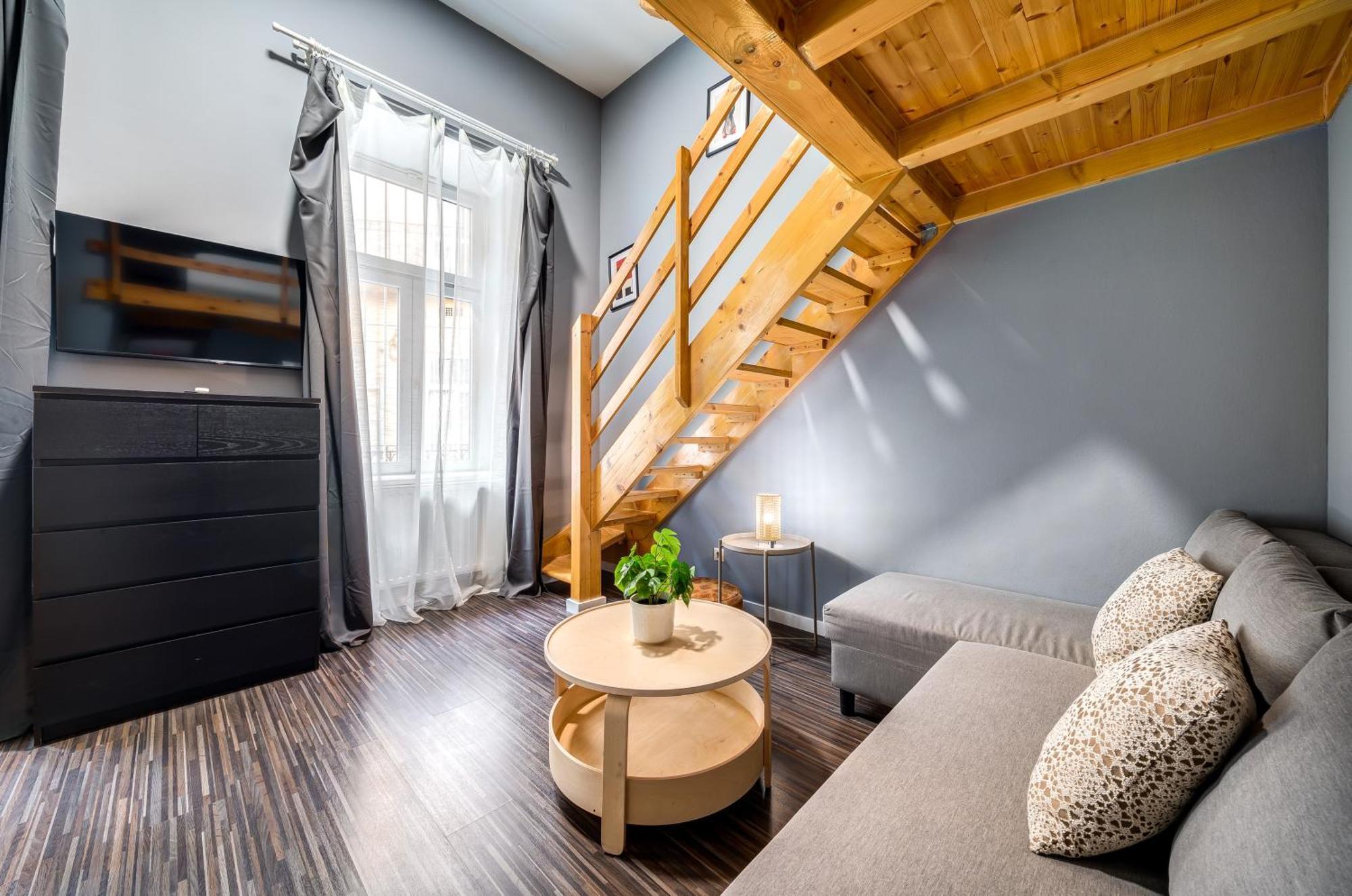 Oktogon Four Residence Budapest Bagian luar foto