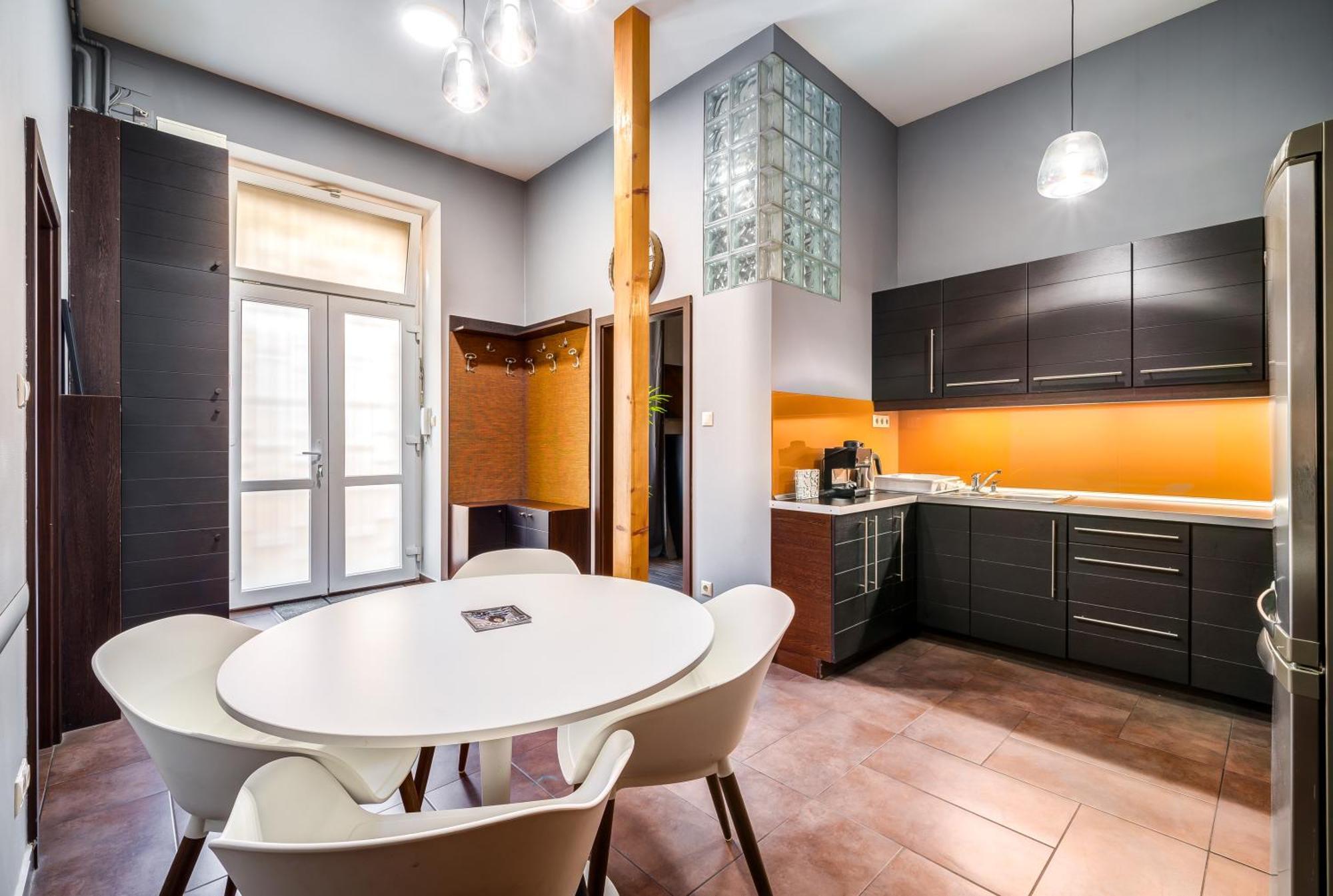 Oktogon Four Residence Budapest Bagian luar foto