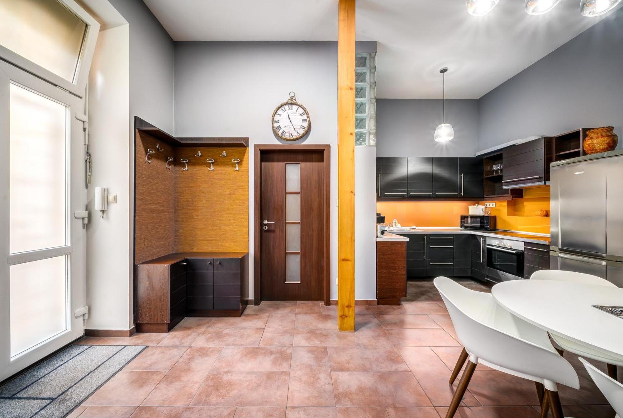 Oktogon Four Residence Budapest Bagian luar foto