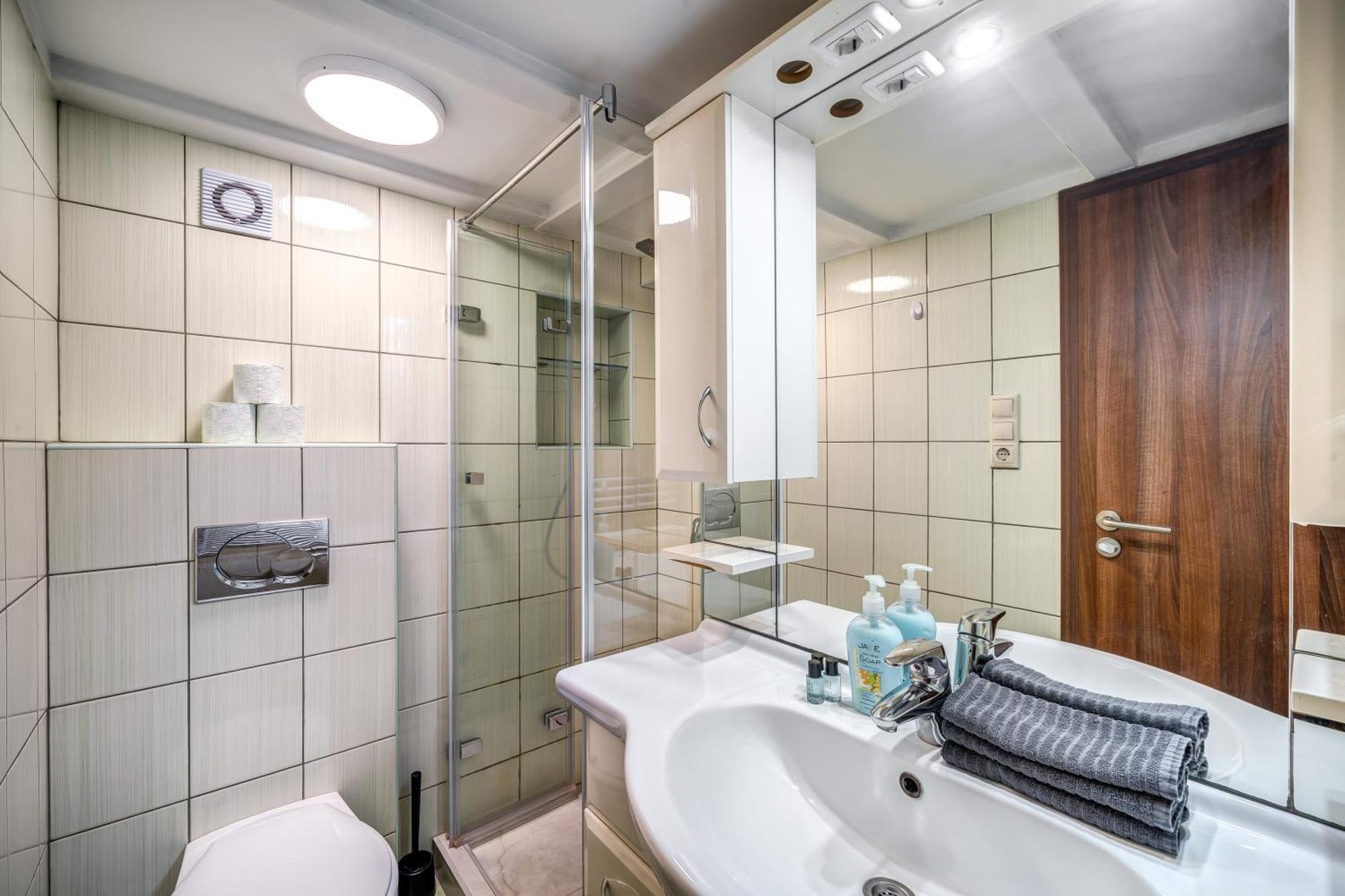 Oktogon Four Residence Budapest Bagian luar foto
